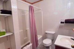 Cabin 6 - Bathroom (Deluxe Room)