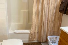 Cabin 7 - Bathroom (King Room)