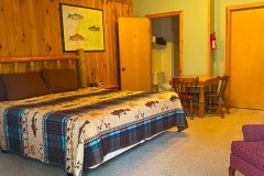 Cabin 7 - Bedroom (King Room)